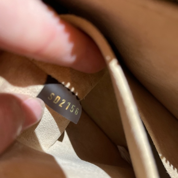 Louis Vuitton Kensington Bowling - Picture 10 of 15